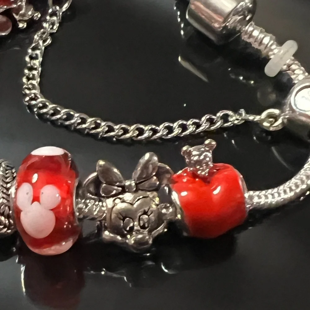 Minnie Mouse Charm bracelet